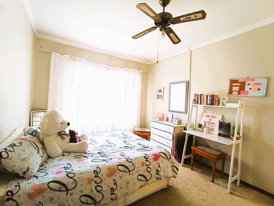 3 Bedroom Property for Sale in Langenhovenpark Free State